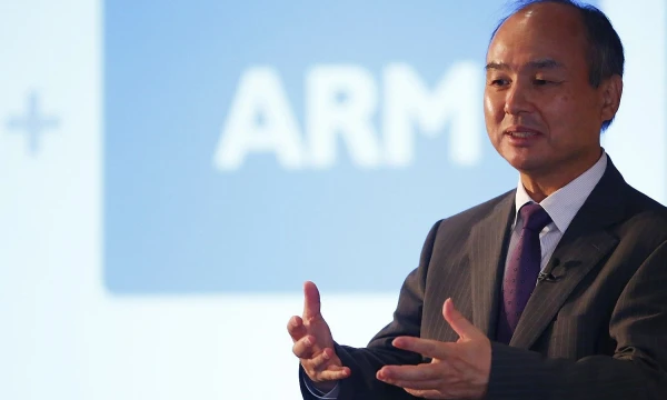 Iš karto po „Brexit“ paskelbtą Japonijos kompanijos „Softbank“ ir britų „ARM Holdings“ sandorį Jungtinės Karalystės vyriausybė dažnai pateikdavo kaip įrodymą, kad investuotojai nenusisuka nuo šalies. Neilo Hallo („Reuters“ / „Scanpix“) nuotr.