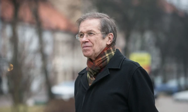 Politologas Kęstutis Girnius neslepia, kad yra argumentų už ir prieš dvigubos pilietybės įteisinimą. Juditos Grigelytės (VŽ) nuotr.