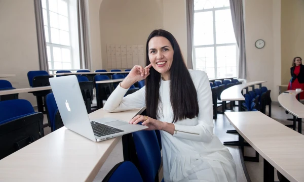 Audronė Nakrošienė, ISM Vadybos ir ekonomikos universiteto vadovų MBA direktorė ir tyrimo autorė: „2025 m. kas trečiam darbuotojui bus svarbu, kad įmonė suteiktų galimybę dirbti nuotoliniu būdu. Juditos Grigelytės (VŽ) nuotr.