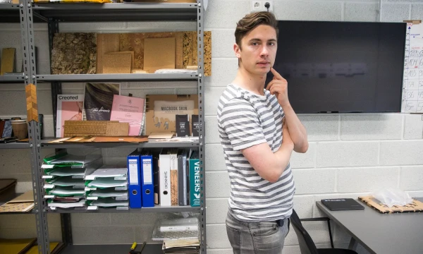 Matas Pajarskas, aksesuarus gaminančios bendrovės „WoodWe“ įkūrėjas. Vladimiro Ivanovo (VŽ) nuotr.