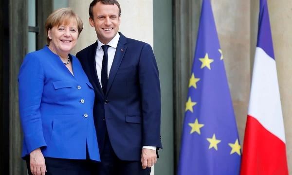 Angela Merkel, Vokietijos kanclerė, po susitikimo su Emmanueliu Macronu, Prancūzijos prezidentu, tikino nesipriešinanti jo inicijuojamoms ES reformoms. Stephane Mahe („Reuters“ / „Scanpix“) nuotr.