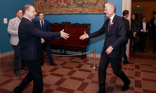 Išrinktasis prezidentas Gitanas Nausėda (dešinėje) susitiko su premjeru Sauliumi Skverneliu. Vladimiro Ivanovo (VŽ) nuotr.