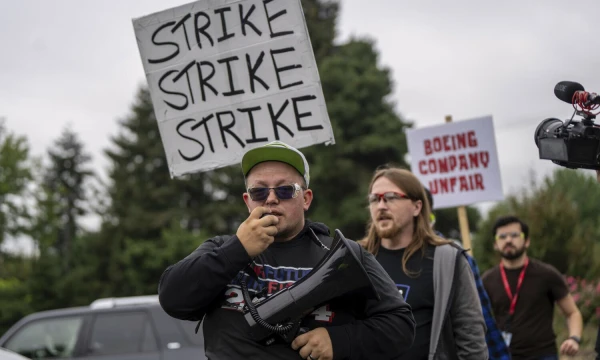 „Boeing“ darbuotojai paskelbė streiką. Stepheno Brashearo (AP/„Scanpix“) nuotr.