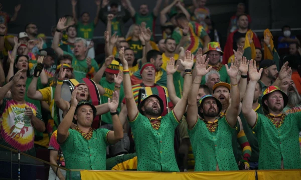 Lietuvos sirgaliai Maniloje, Filipinuose. Aarono Favilos (AP/„Scanpix“) nuotr.