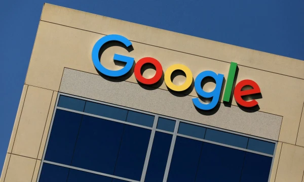 Estų strategai teigia, kad „Alphabet“ akcijos atrodo patraukliau nei „Microsoft“. Mike Blake („Reuters“ / „Scanpix“) nuotr.