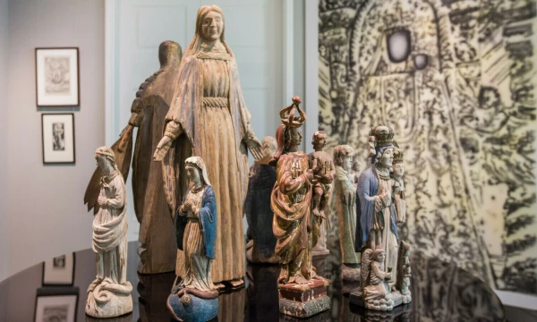 Parodos „Vien šventieji“ ekspozicija. Andriaus Stepankevičiaus nuotr.