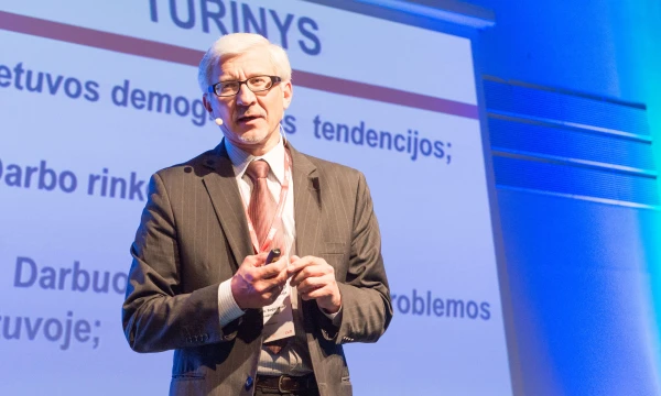 Boguslavas Gruževskis, Darbo rinkos tyrimų instituto vadovas: „Jaunimo dalis tarp darbingo amžiaus žmonių menksta. Taigi jaunų, išprususių darbuotojų paklausa didelė, o pasiūla menka.“ Aušros Barysienės nuotr.