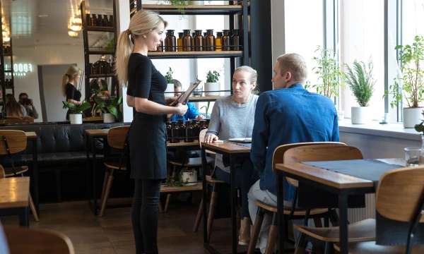 Vilniečiai restorano „Food Lab“ Utenoje bendraturčiai į regioną atvežė viską, kas jiems labiausiai patiko Vilniaus baruose ir restoranuose.
VLADIMIRO IVANOVO (VŽ) NUOTR.