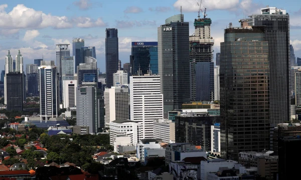 Tankiai apgyvendinta Džakarta tapo per dideliu ir pernelyg sunku išbandymu Indonezijos finansams.  Willy Kurniawano („Reuters“ / „Scanpix“) nuotr.