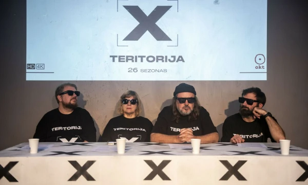 Iš kairės: OKT / Vilniaus miesto teatro literatūros konsultantas Kasparas Pocius, užsienio reikalų vadybininkė Audra Žukaitytė, režisierius, teatro meno vadovas Oskaras Koršunovas, komunikacijos vadovas Aurimas Minsevičius. Roko Morkūno nuotr.