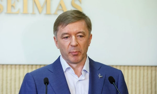 Parlamentinių partijų atstovai Seime pasirašė susitarimą dėl švietimo. Juditos Grigelytės (VŽ) nuotr.