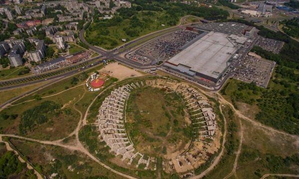 Vilniuje koncesijos būdu vis niekaip nepradedamas statyti Nacionalinis stadionas. Vladimiro Ivanovo (VŽ) nuotr.