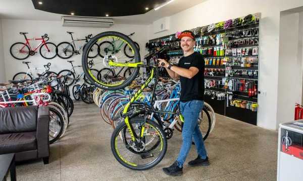 Arnoldas Valiauga, MB „Valservis“, valdančios dviračių taisyklą „Veloklinika“, direktorius. Juditos Grigelytės (VŽ) nuotr.