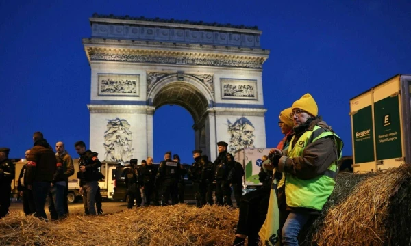 Prancūzų ūkininkai Paryžiuje. Thomaso Samsono (AFP/„Scanpix“) nuotr.