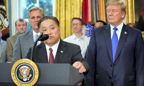 Prezidento Donaldo Trumpo susitikimas su Hocku Tanu, „Broadcom vadovu. Carloso Barrios („Reuters“ / „Scanpix“) nuotr.