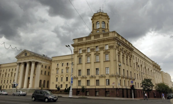 Baltarusijos KGB pastatas Minske. Vasilijaus Fedosenkos (Reuters / Scanpix) nuotr.