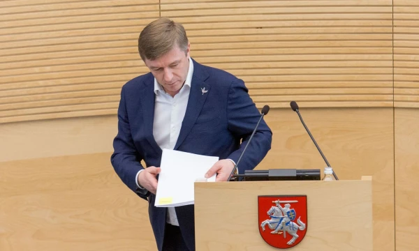 Valstiečių-žaliųjų lyderis Ramūnas Karbauskis pateikė įstatymo pataisas dėl LRT valdymo pakeitimo. Juditos Grigelytės (VŽ) nuotr.