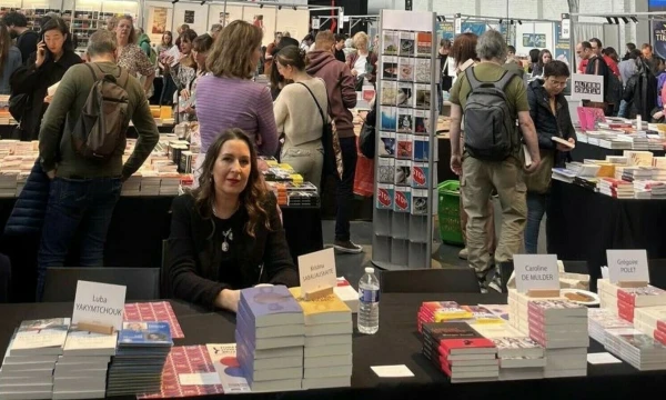 Rašytoja Kristina Sabaliauskaitė Briuselio knygų mugėje. Vidos Gražienės nuotr.