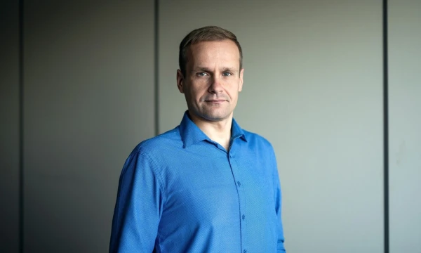 Anot Rimo Kareivos, Atea IT paslaugų vadovo,  visų įmonių funkcinių padalinių vadovai turi domėtis naujovėmis savo srityje ir identifikuoti situacijas, kada jiems gali padėti IT. Ryčio Galadausko nuotr.
