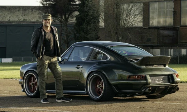 R. Dickinsonas taip pat yra ir muzikantas, bet jo paminklas – ne įrašai, o rekonstruoti „Porsche“. „Singer Vehicle Design“ nuotrauka.