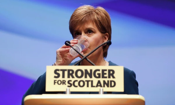 Nicola Sturgeon, Škotijos pirmoji ministrė. Russello Cheyne'o („Reuters“ / „Scanpix“) nuotr. 