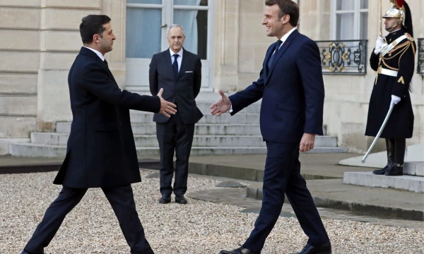 Volodymyras Zelenskis, Ukrainos prezidentas, ir Emmanuelis Macronas, Prancūzijos prezidentas. Grigory Dukor „TASS“ / „Scanpix“ nuotr. 