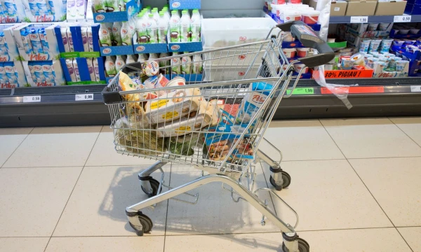 Skaičiuojant pagal SVKI, maisto prekės per metus pabrango 14%. Juditos Grigelytės (VŽ) nuotr.