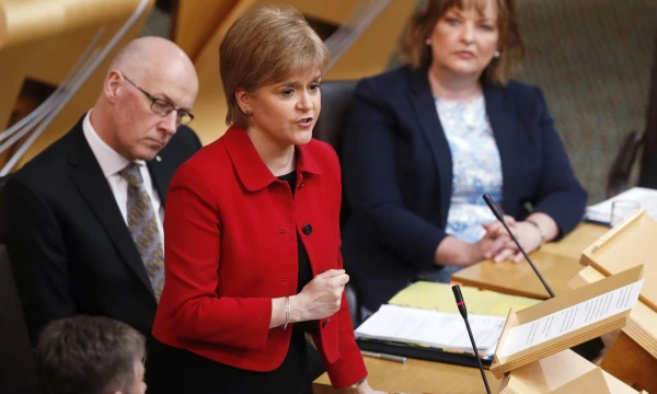 Nicola Sturgeon, Škotijos pirmoji ministrė. Russello Cheyne'o („Reuters“ / „Scanpix“) nuotr.