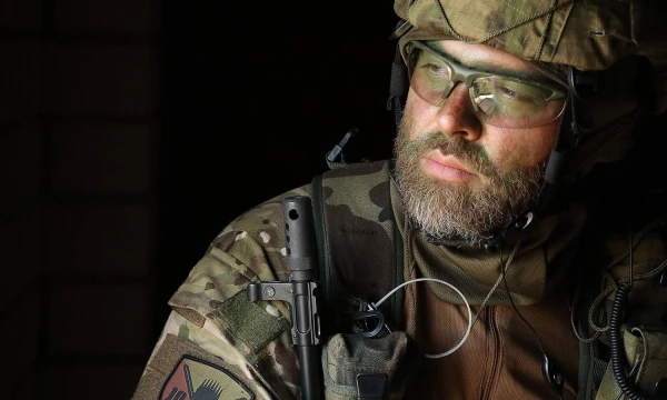 Donatas Giknius, Lietuvos šaulių sąjungos Karaliaus Mindaugo 10-osios rinktinės 1016 kovinio būrio šaulys, sako, kad kiekvienas sąmoningas žmogus turėtų aiškiai suvokti, kad yra atsakingas ne tik už save, šeimą, verslą, bet ir už savo Tėvynę. Vaidoto Okulič-Kazarino nuotr.