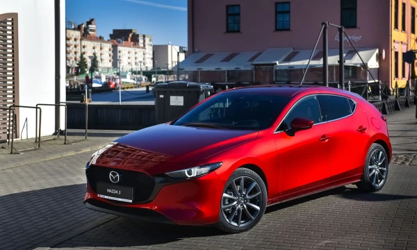Ketvirtosios kartos „Mazda 3“ dizainas sulaukė prestižinio apdovanojimo. Vytauto Pilkausko nuotr.