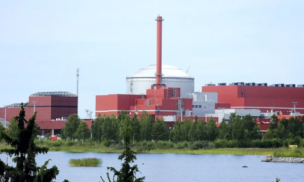 „Olkiluoto 3“ atominės jėgainės Suomijoje paleidimas jau vėluoja beveik dešimtmetį. Nukelta ir kartu su „Rosatom“ vykdomo projekto pradžia. Jussi Rosendahl („Reuters“ / „Scanpix“) nuotr.