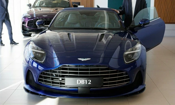 „Aston Martin DB12 Volante“. Vladimiro Ivanovo (VŽ) nuotr.