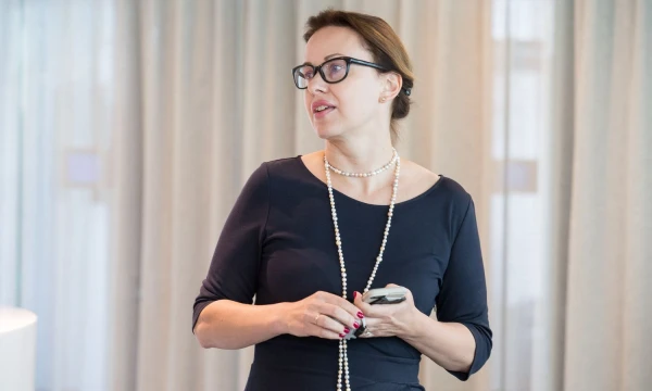 Arminta Saladžienė, „Nasdaq“ viceprezidentė: „Lyderystę reikia decentralizuoti, kad organizacijoje būtų kuo daugiau žmonių, kurie nori ir gali imtis iniciatyvos, žengti į naujas sritis, prisiimti didesnę atsakomybę.“
Juditos Grigelytės (VŽ) nuotr.
