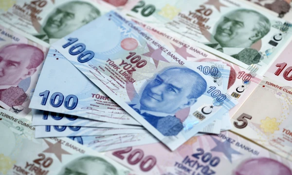 Turkish lira banknotes are seen in this file photo illustration shot in Istanbul, Turkey, January 7, 2014. REUTERS/Murad Sezer image.