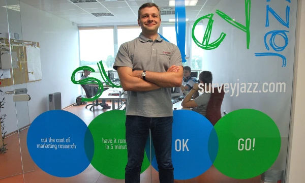 Saulius Kaukėnas, bendrovės „Agmis“ vadovas, įsitikinęs, kad individualių navigacijos sistemų reikia visoms didesnį transporto parką turinčioms įmonėms. Indrės Sesartės (VŽ) nuotr. Saulius Kaukėnas, bendrovės „Agmis“ vadovas, įsitikinęs, kad individualių navigacijos sistemų reikia visoms didesnį transporto parką turinčioms įmonėms. Indrės Sesartės (VŽ) nuotr.