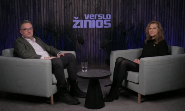 Andrius Kalašinskas,  „StrongPoint“ produktų direktorius ir  moderatorė Vilija Ramanauskienė.