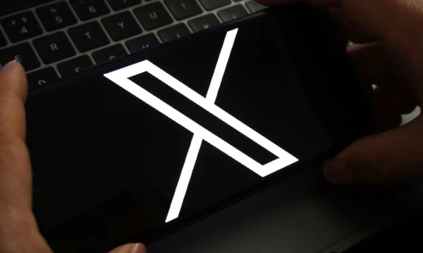 X – naujasis „Twitter“ prekės ženklas. Sheldono Cooperio („Zumapress“/„Scanpix“) nuotr.