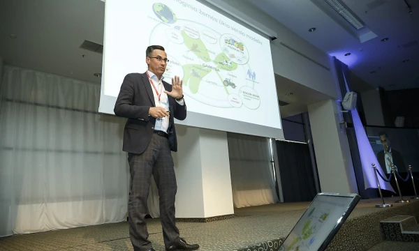 Kęstutis Juščius, „Agrowill Group“ valdybos pirmininkas, sako, kad ekologinė žemdirbystė žengia koja kojon su naujausiomis agroverslo technologijomis.Vladimiro Ivanovo (VŽ) nuotr. 