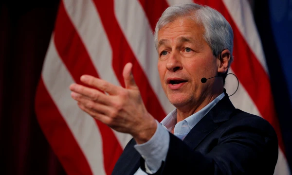 Jamie Dimonas, „JPMorgan Chase“ vadovas, įspėja klientus būti pasiruošusius ir 7% palūkanų pasauliui. Briano Snyderio („Reuters“ / „Scanpix“) nuotr.