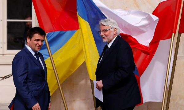 Witoldas Waszczykowskis, Lenkijos užsienio reikalų ministras, ir Pavlo Klimkinas, Ukrainos užsienio reikalų ministras Varšuvoje. Kacpero Pempelo („Reuters“ / „Scanpix“) nuotr.