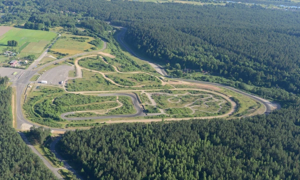 Yra parengtas „Nemuno žiedo“ investicinis projektas, kurį įgyvendinus būtų modernizuota žiedinių lenktynių trasa, įrengta motokroso trasa, vairavimo mokymo centras, kartodromas, sukurta naujų darbo vietų. VŠĮ „NEMUNO ŽIEDAS“ NUOTR.