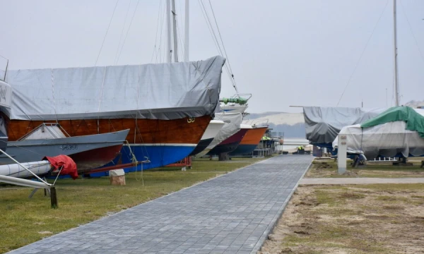 Naujas šlovės takas bus įrengtas Nidos prieplaukoje. Neringos savivaldybės nuotr.