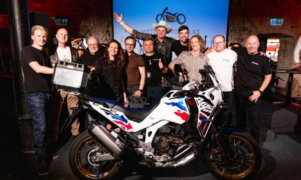 Pagrindinį titulą komisija paskyrė japoniškam kelioniniam motociklui „Honda Africa Twin“. Egidijaus Babelio nuotr.