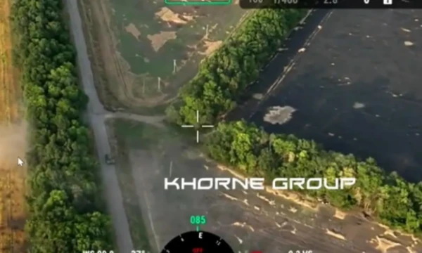 Ukrainiečių transporto priemonės rieda link Veselo miesto Rusijoje. „Khorne Group“ vaizdo įraško ekrano nuotr.