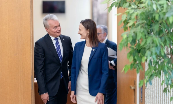 Prezidentas Gitanas Nausėda, prieš kelias dienas apsilankęs Seimo rūmuose, rudens sesijos darbotvarkę aptarė su Seimo pirmininke Viktorija Čmilyte-Nielsen ir kitais parlamento vadovais. Luko Balandžio (BNS) nuotr.
