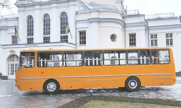 „Kauno autobusai“ restauravo istorinį „Ikarus 260“ autobusą. Asociacijos „Retromobile“ nuotr.