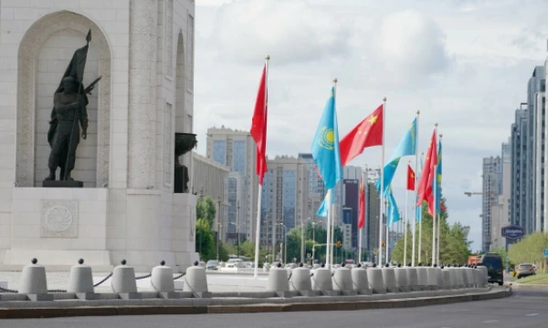 Karas Ukrainoje ir Vakarų sankcijos Rusijai vis labiau stumia Kazachstaną Kinijos link. Wang Jianhua (ZUMA/„Scanpix“) nuotr.