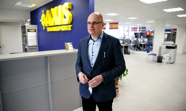 Tomas Degutis, „Axis Transport“ pardavimų vadovas sako, kad didžiausia pardavimų vadovų klaida – užsidaryti savo kabinete, o geriausia – glaustis kamputyje kartu su visa pardavimų komanda. VLADIMIRO IVANOVO (VŽ) NUoTR. 