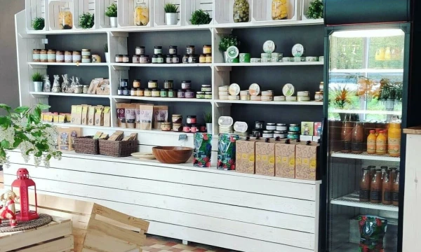 Parduotuvė „Atradimai“ netoli Kavarsko. Įmonės nuotr.