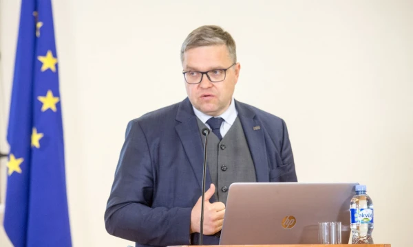 Vitas Vasiliauskas, Lietuvos banko valdybos pirmininkas, teigia, kad palūkanų normos neišvengiamai didės. Juditos Grigelytės (VŽ) nuotr.